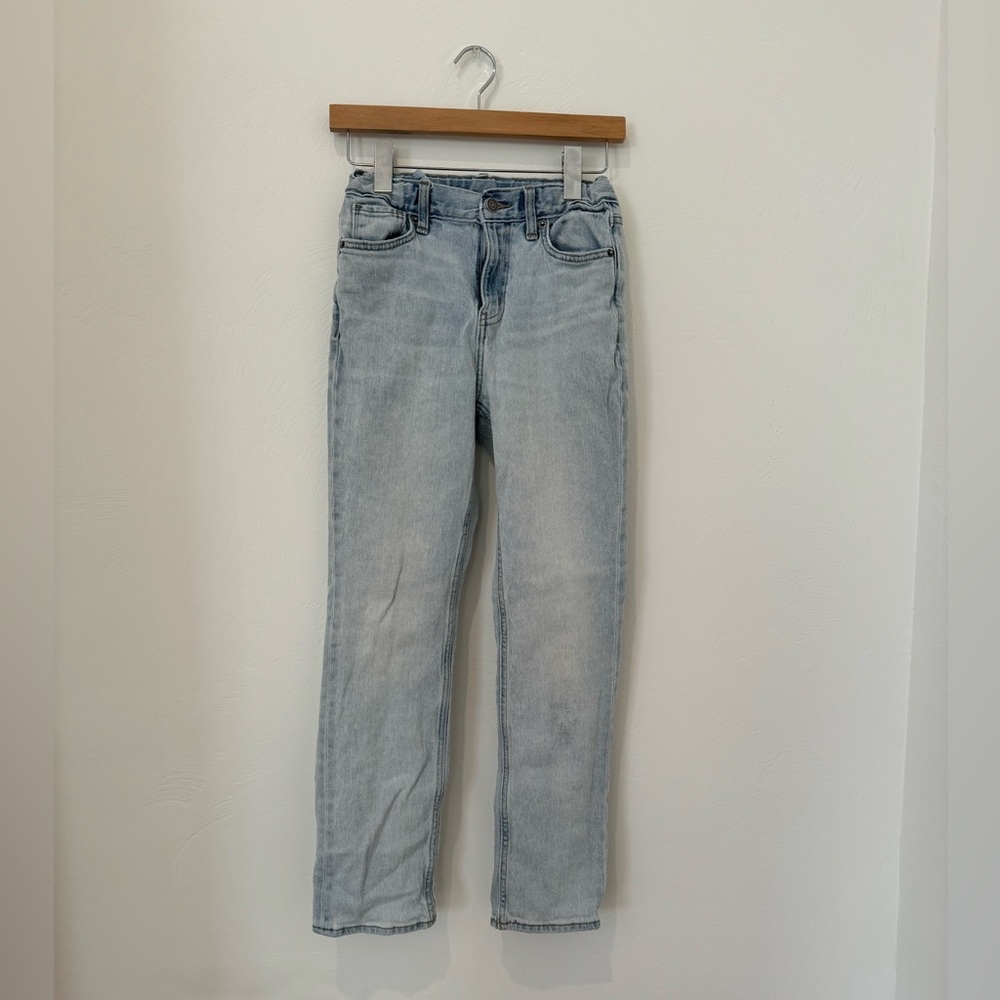 Boys Old Navy Built in Flex Straight leg jeans. Size 14 slim. Light wash